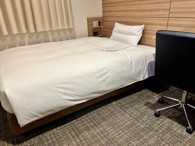 2026年Snow Manドームツアーの遠征ホテル予約と会場周辺攻略を解説する猫日和のイメージ画像